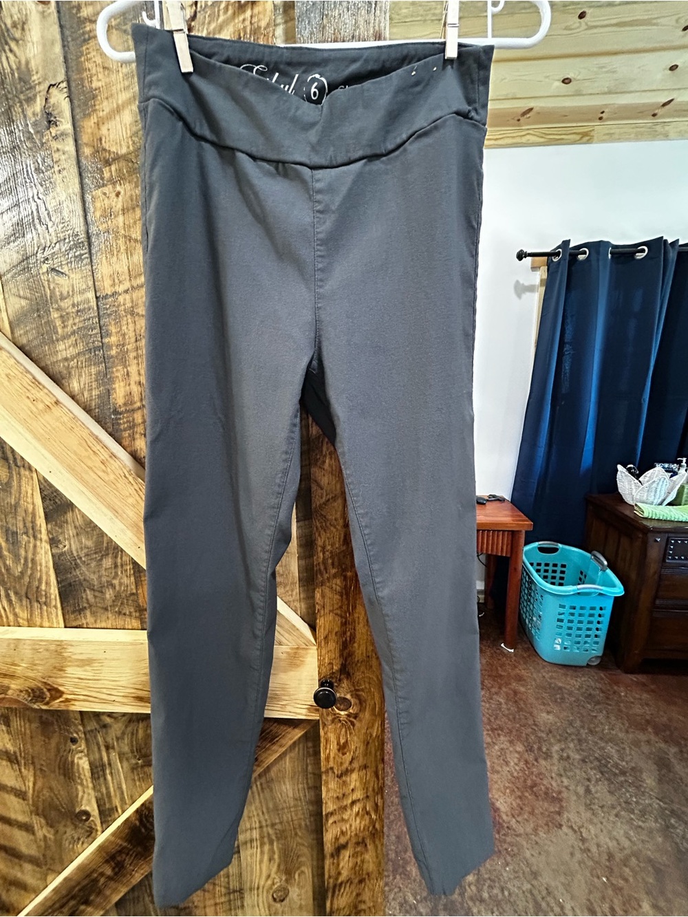 Studio 6 Charcoal Skinny Ponte Pants